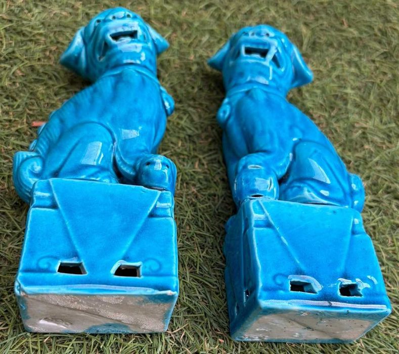 Cães de Fó (também conhecidos como Leões Guardiões Chineses) em porcelana azul