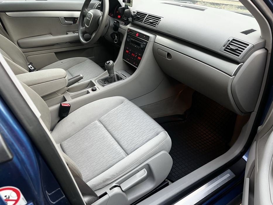 Audi  a4 2.0 benzyna  2007 rok