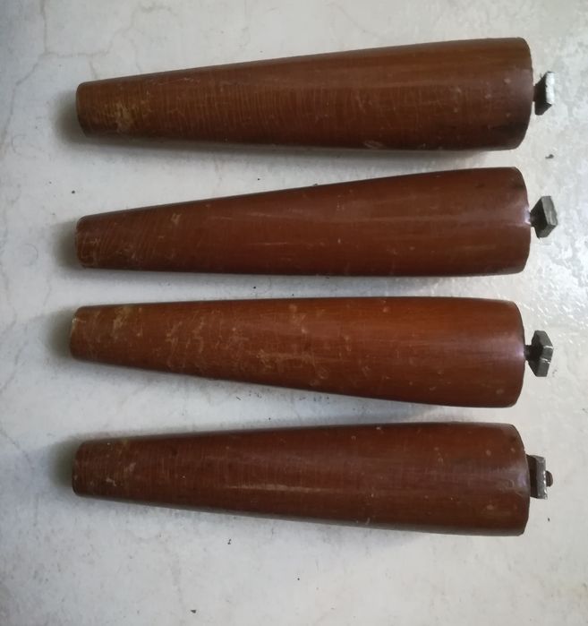 Pés em Madeira de Mobiliário