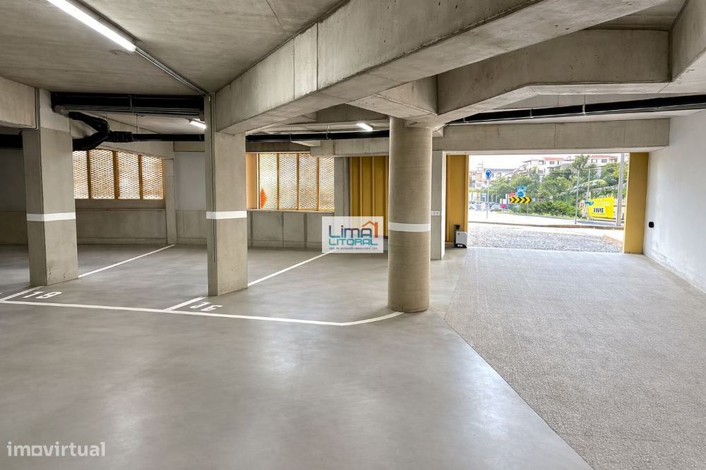 Moderno apartamento T2 - Centro de Leiria - com parqueamento interior