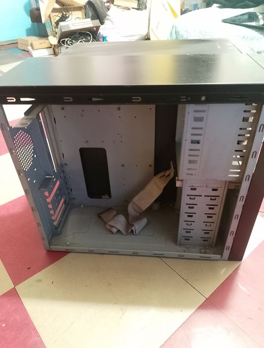 Продам два корпуса на компьютер