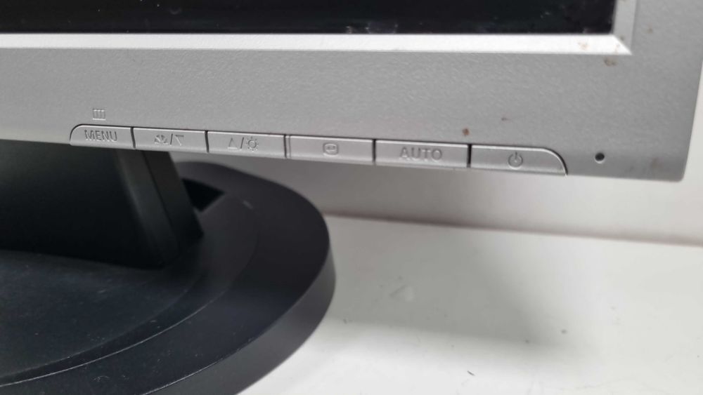 Монітор Samsung SyncMaster 720N 17" б/в з кабелями