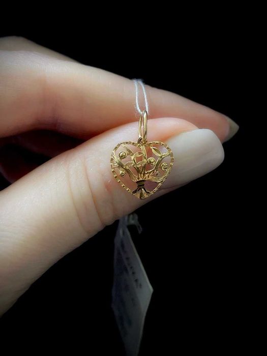Новий золотий підвіс /Новый золотой кулон