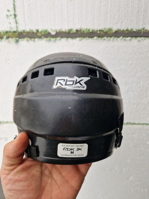 Хокейна форма шолом краги нагрудник