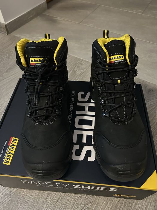 Wysokie buty robocze