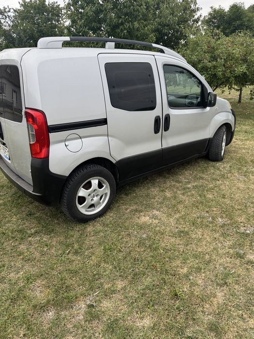 Peugeot bipper.