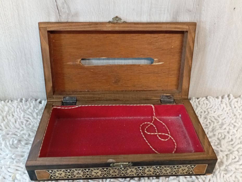 Drewniane pudełko vintage