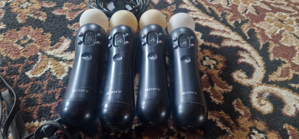 Kinect (XBOX 360) та PS MOVE+Камера (PS3)