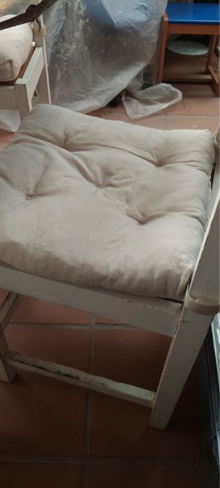 Mesa de cozinha com cadeiras