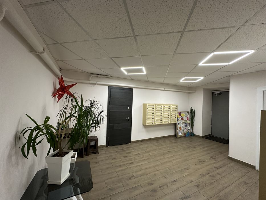 Продам  4к.квартиру в Центре"S=92м2"Князя  В.Великого-15"Б"