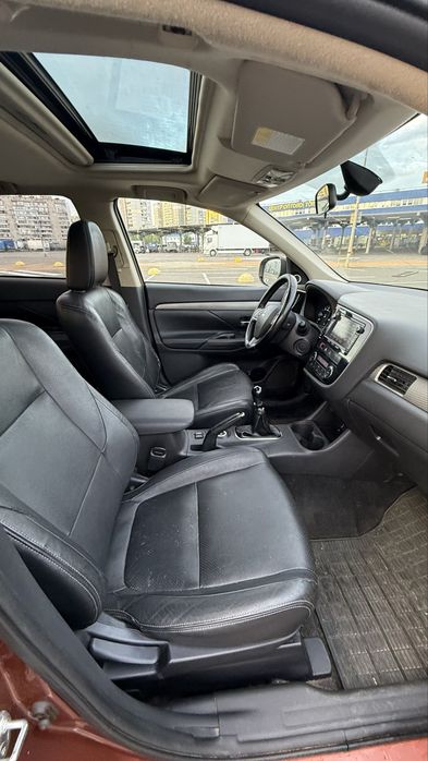 Mitsubishi outlander 2013