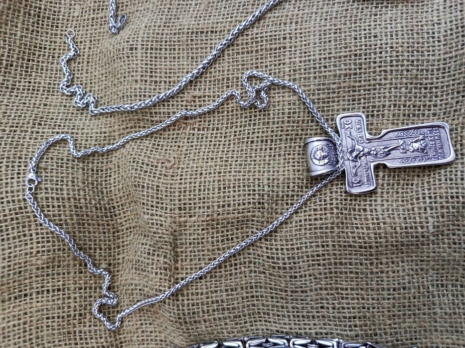 Серебрянние цепочки крестики