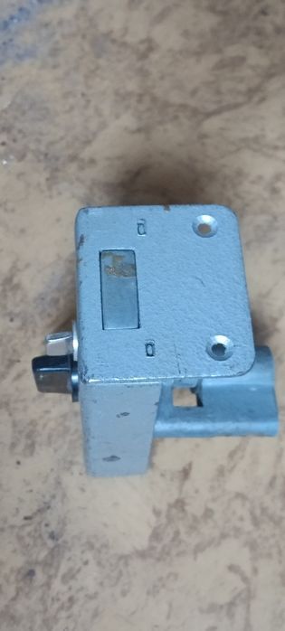 Замок накладной без ключа на запчасти