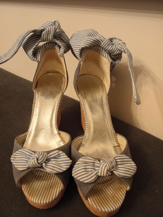 Buty na koturnie Mudo Accessories
