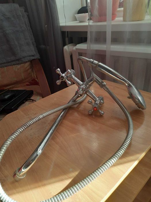 Продам смеситель FERRO