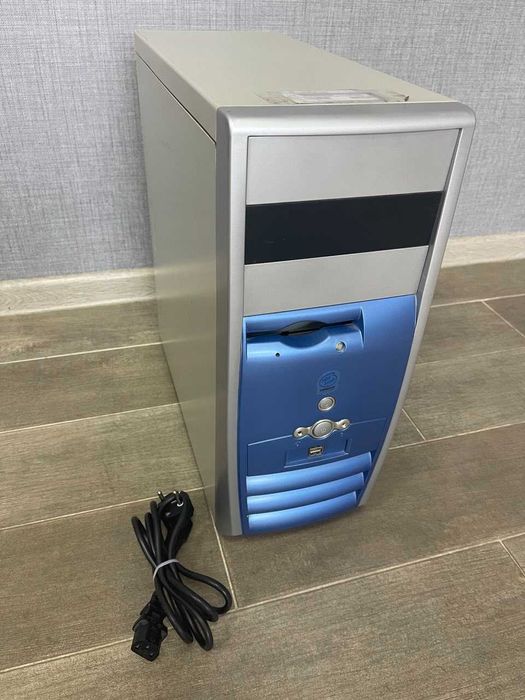 Системний блок : процесор два ядра 3,4 Ггц, 300 Гб, ОЗУ 4 Гб