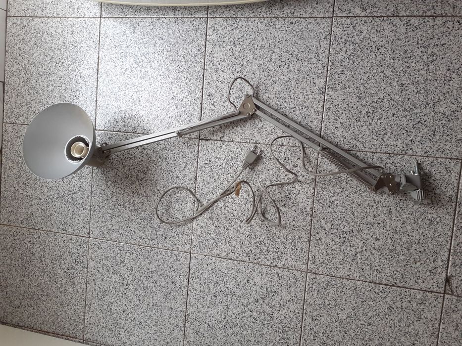 Vendo candeeiro de secretária ectencivél