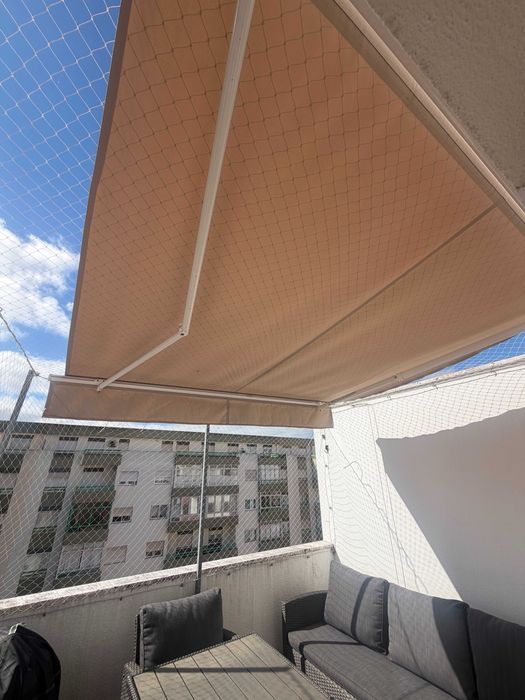 Toldo manual, liso, bege claro