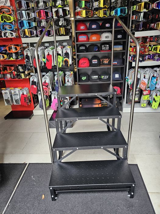 Escadas Rolote 4 Degraus com corrimão