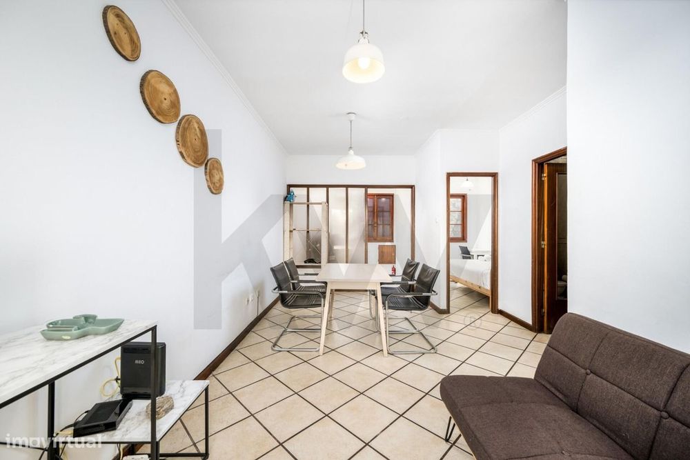 Arrendamento — Moradia T3+1 mobilada e com grande terraço no Jardim Mo