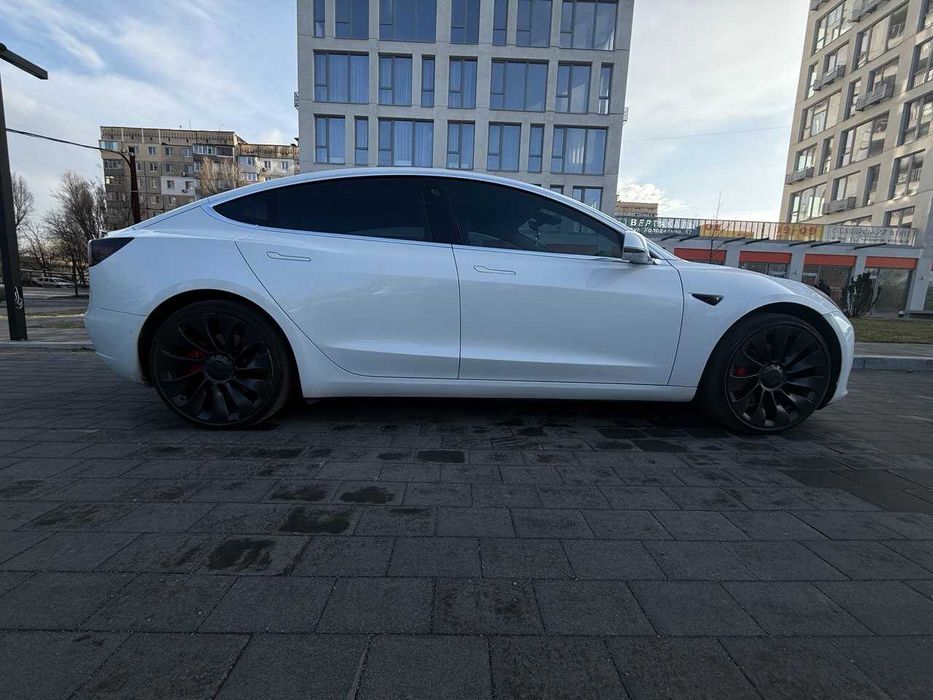 Tesla 3 2019 performance