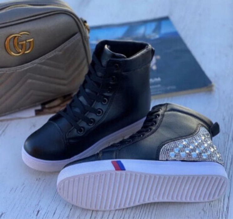 Кросівки,кеди.Ботинки