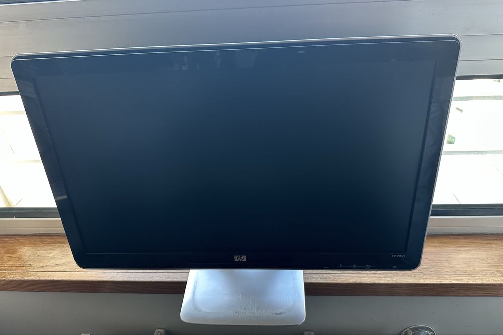 Monitor HP 21.5’ 2159v