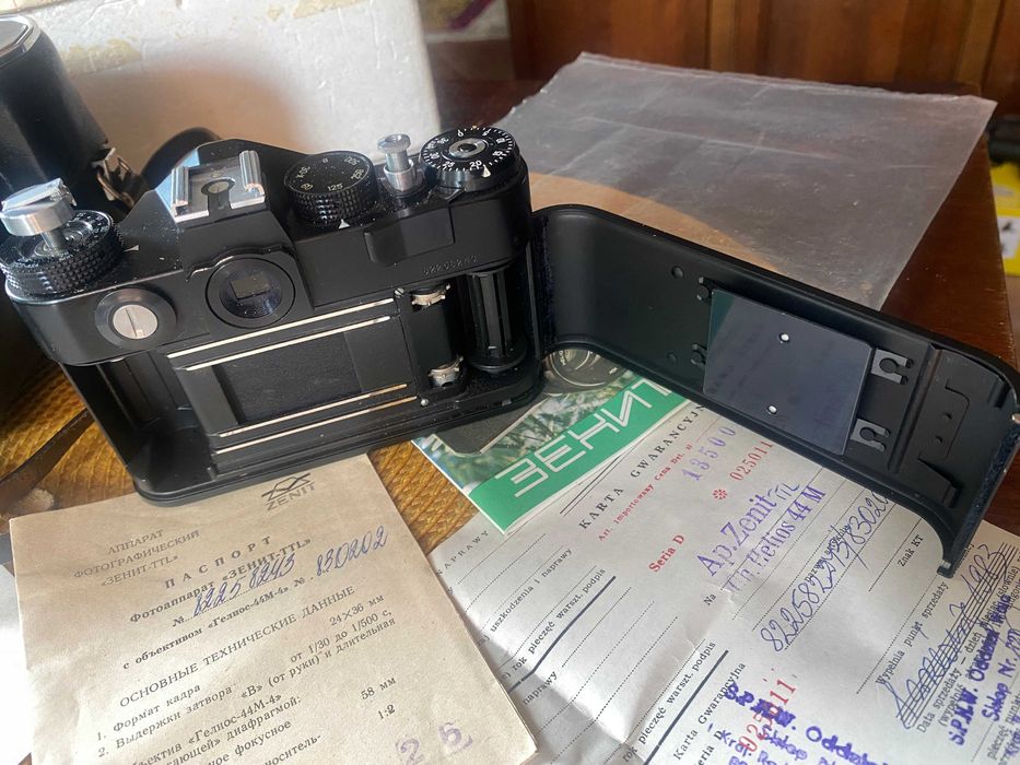 Zenit TTL z dokumentami w pudełku jak nowy