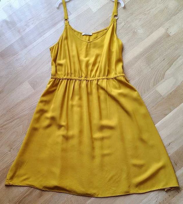 Sukienka firmy Orasy M/L rozmiar 38/40