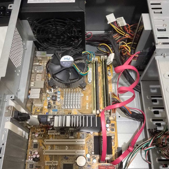 Стационарный компьютер для офисных задач.