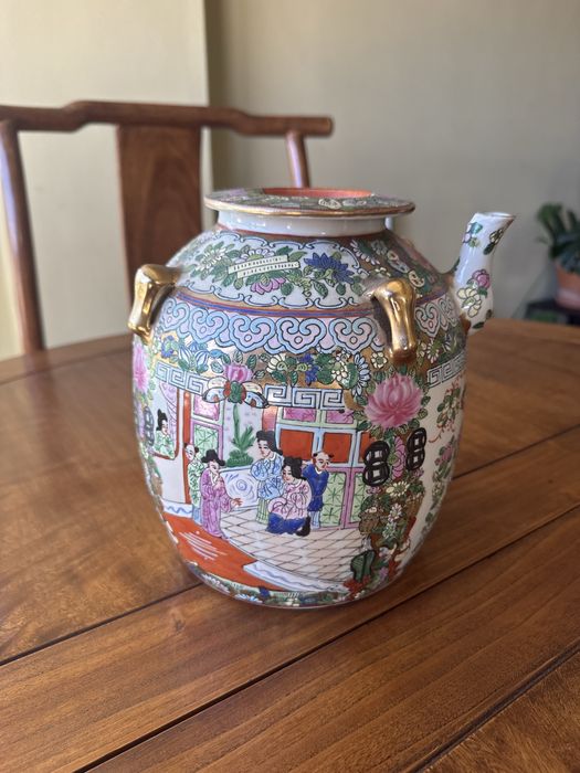 Vaso / Bule de porcelana chinesa sec.19-20