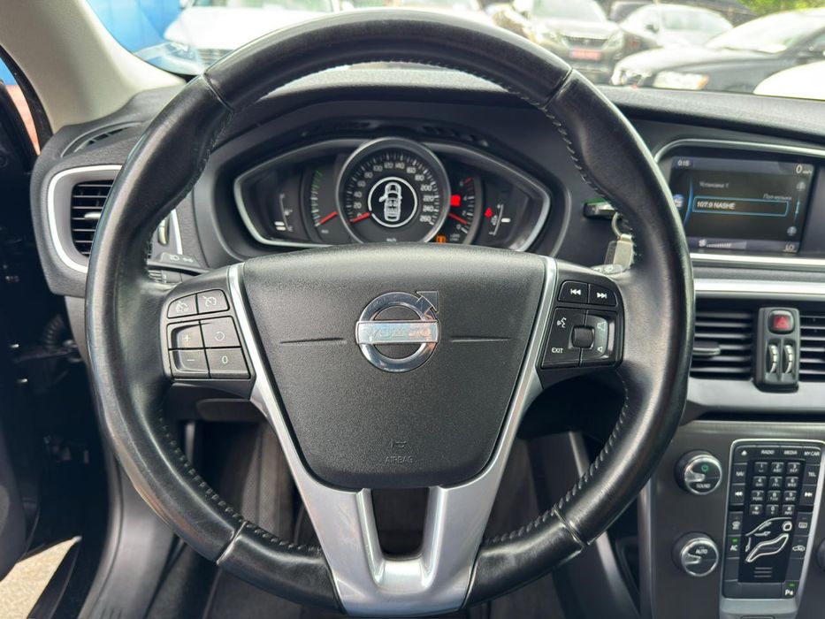 Volvo V40 Cross Country 1,6 D2 2013  ВІДЕО