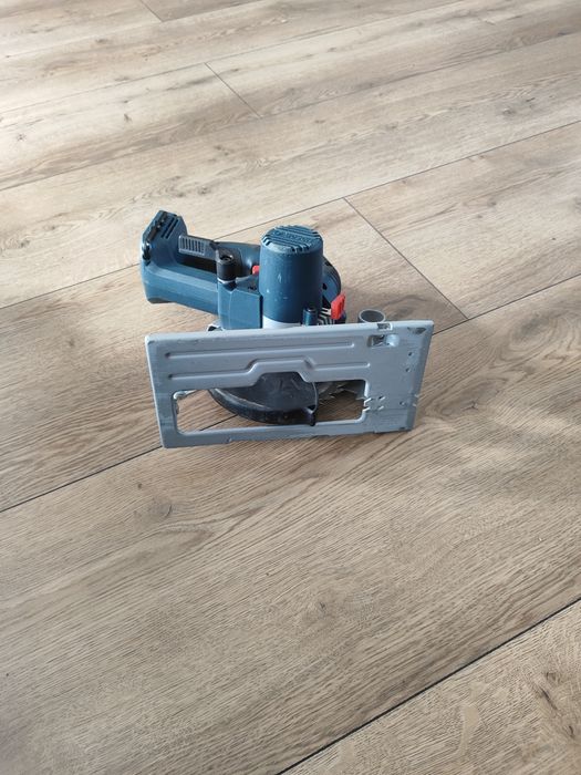 Akumulatorowa pilarka Bosch Professional 140mm, GKS 18V-51, rok 2025