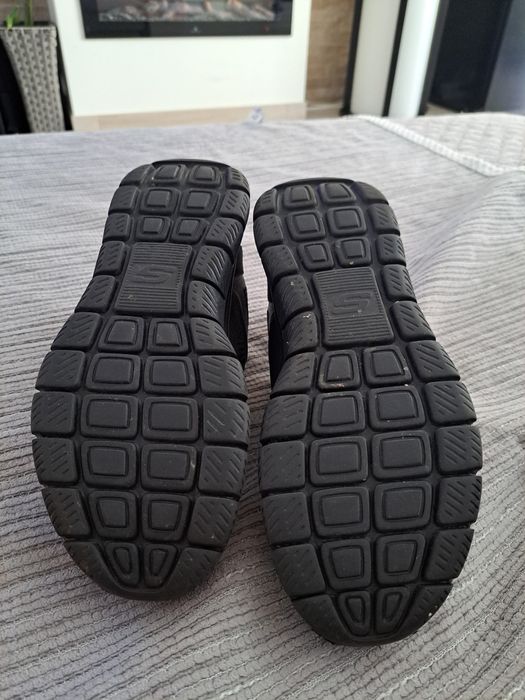Ténis pretos Skechers