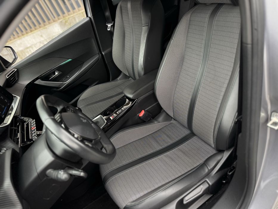 Peugeot 2008 Allure **58000kms** ÚNICO DONO / NACIONAL