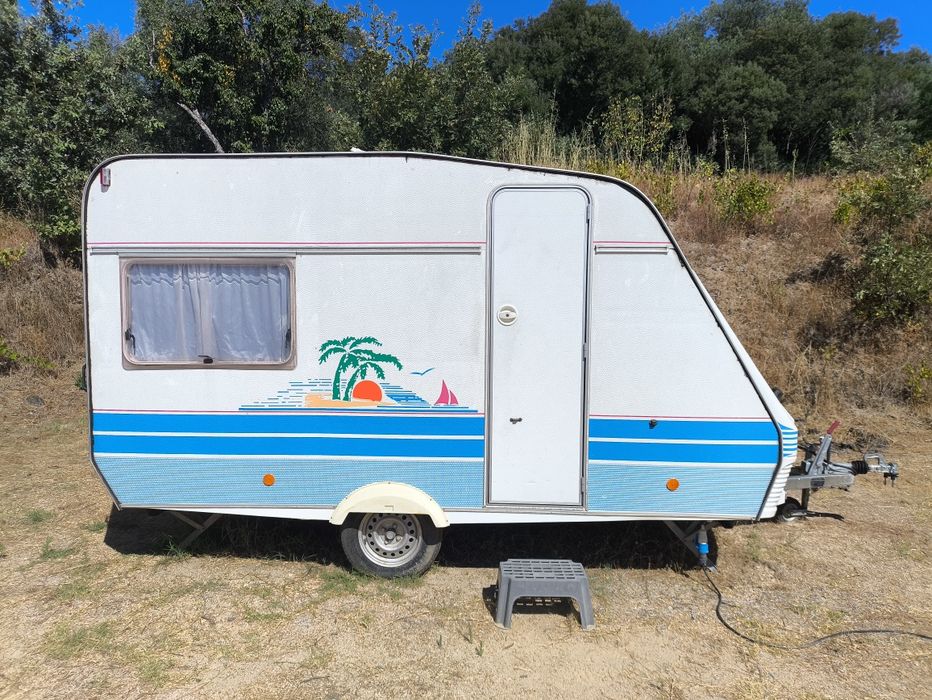 Caravana Pluma 350