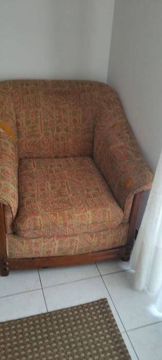 Conjunto sofá cama e poltrona