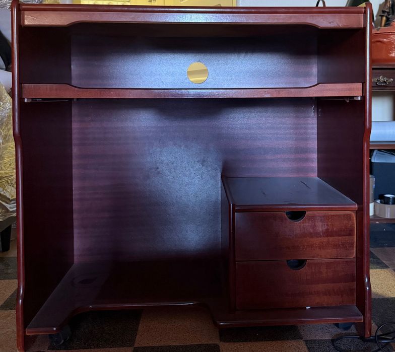 Secretária em madeira mogno