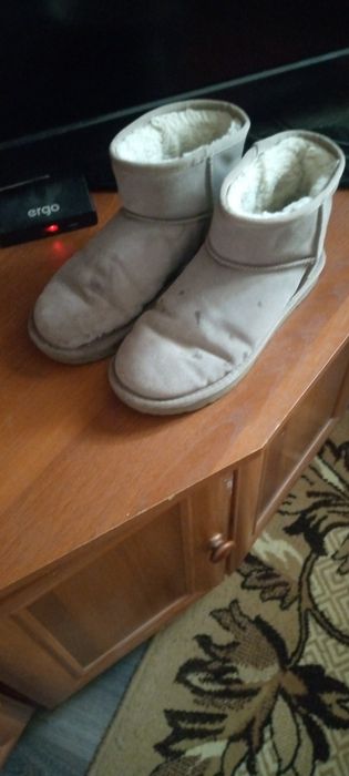 Продам уги на меху.