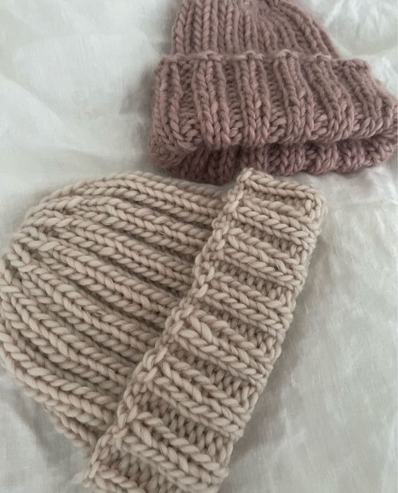 Czapki handmade robione recznie welniane