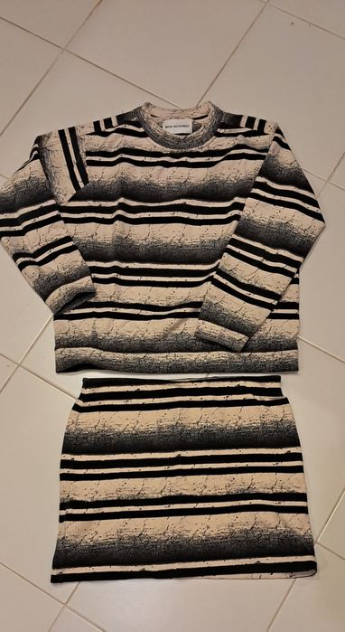 Komplet dresowy ze spódniczka