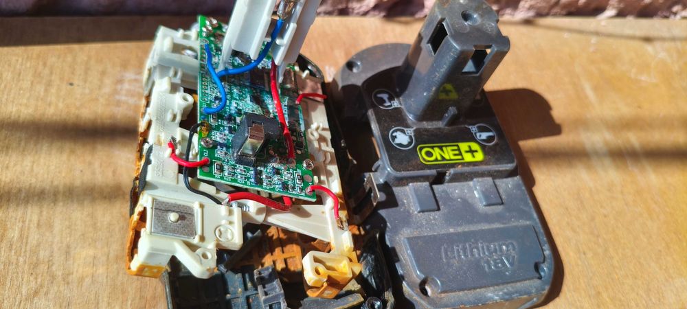 Корпус батареї акумулятора Ryobi RB18L