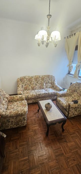 sofás conjunto, três sofas, um deles sofa cama