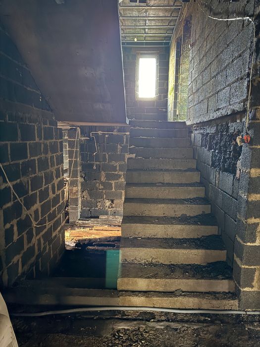 Dom stan surowy. OSIEK okolice Oświęcimia Duża działka 2454 metry.