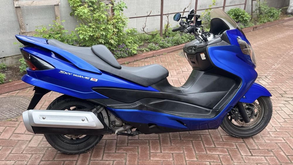 Макси - скутер Сузуки Скайвей 400 SUZUKI SKYWAVE 400