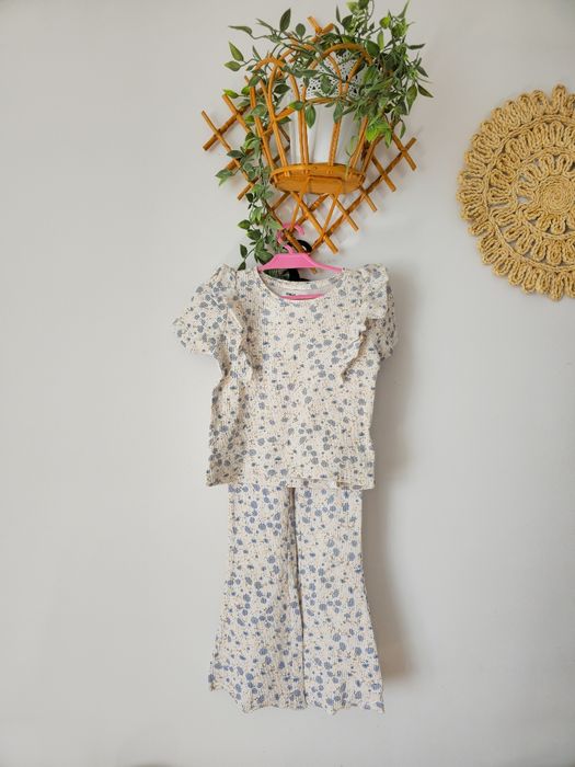 Komplet sinsay w kwiaty prązkowany dzwony 116.