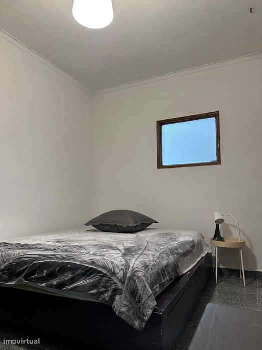 Quarto - localizado em Lisbon