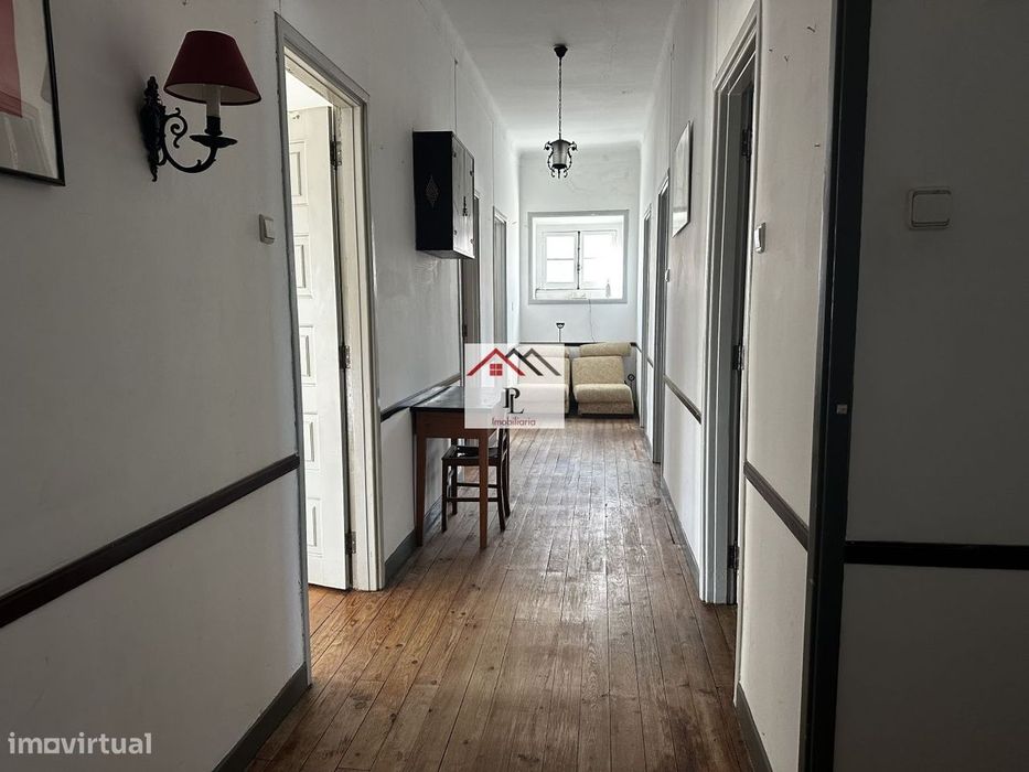 Apartamento T4 Junto a Faculdade Economia ( A229PV)