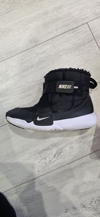 Продам сопожки Nike