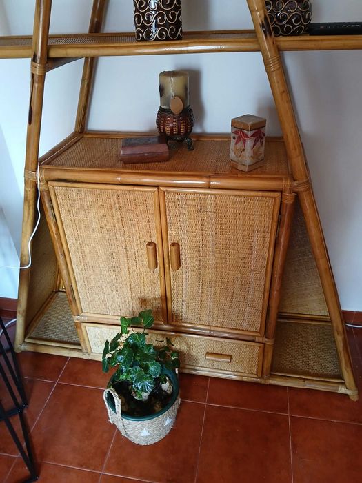 Movel em Bambu,claro, ver descrição